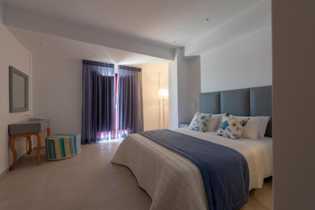 Kamári Mar N Mar Crown Hotel-Suites מראה חיצוני תמונה