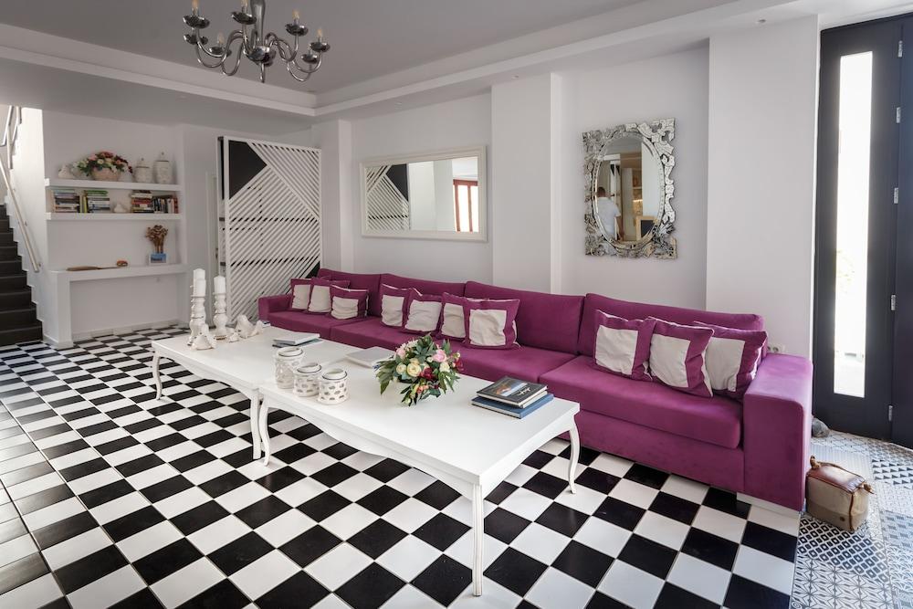 Kamári Mar N Mar Crown Hotel-Suites מראה חיצוני תמונה