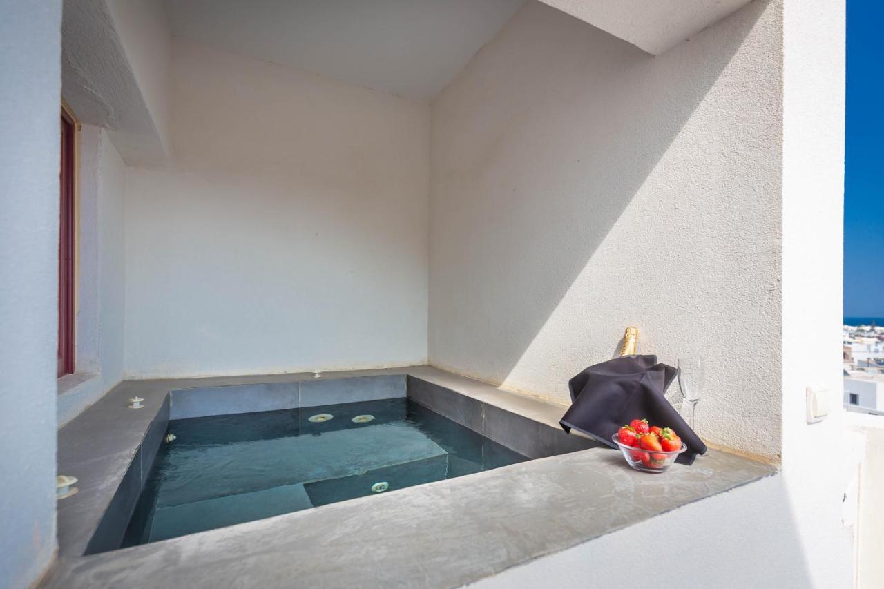 Kamári Mar N Mar Crown Hotel-Suites מראה חיצוני תמונה