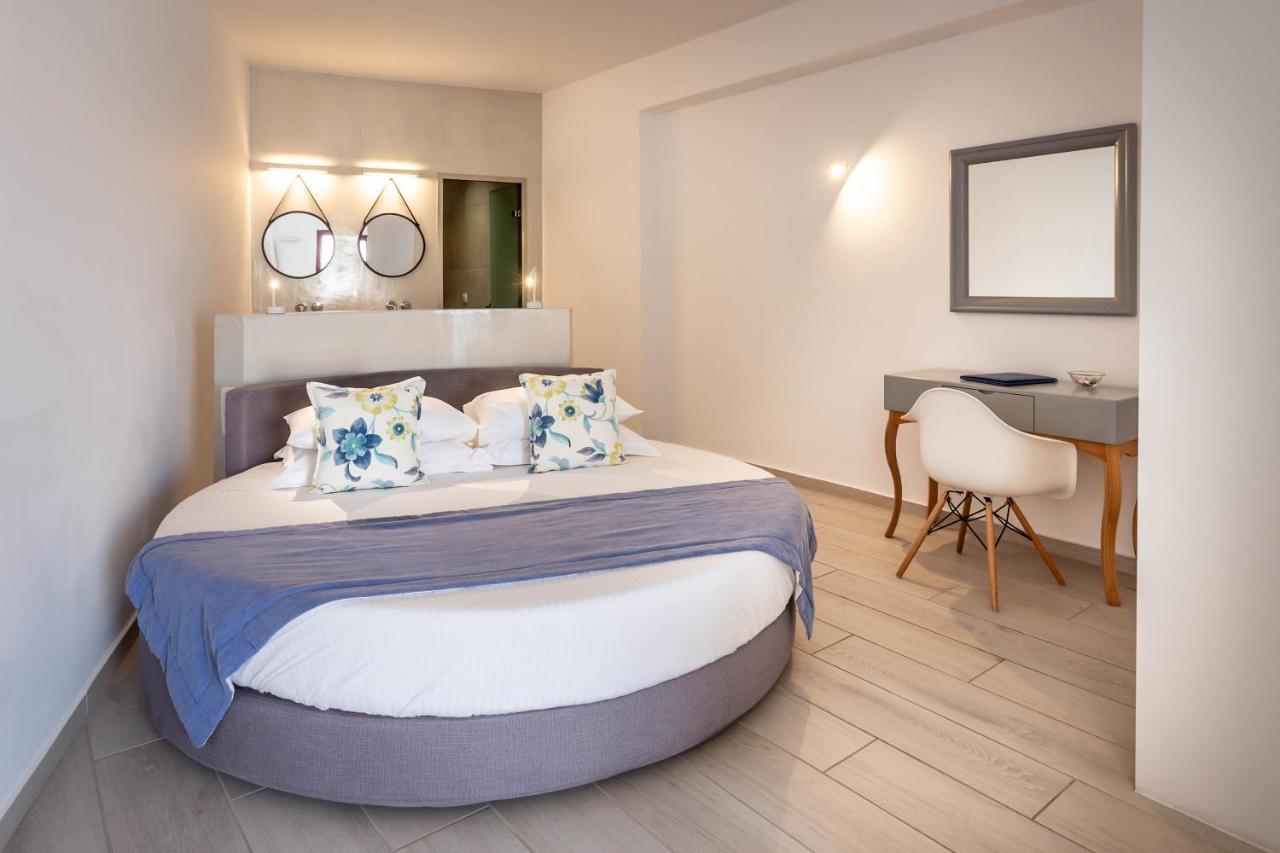 Kamári Mar N Mar Crown Hotel-Suites מראה חיצוני תמונה