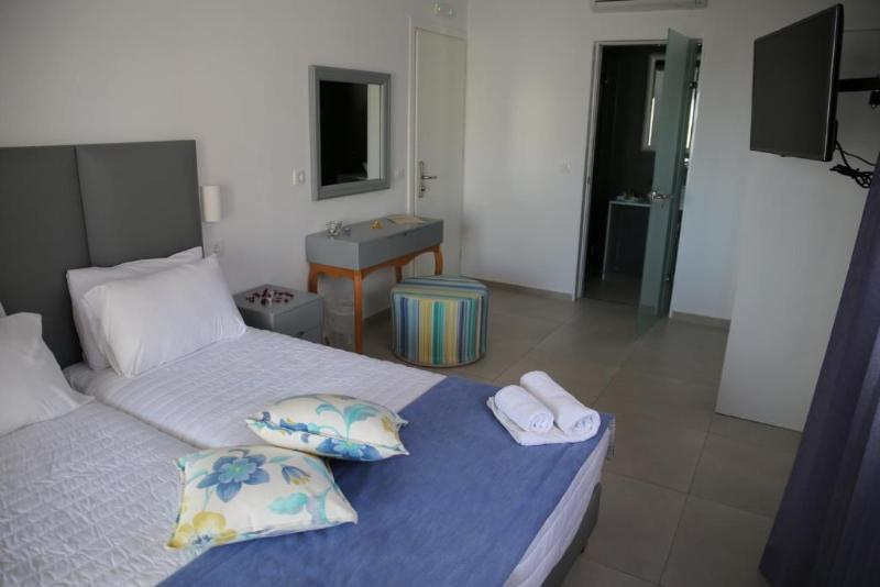 Kamári Mar N Mar Crown Hotel-Suites מראה חיצוני תמונה